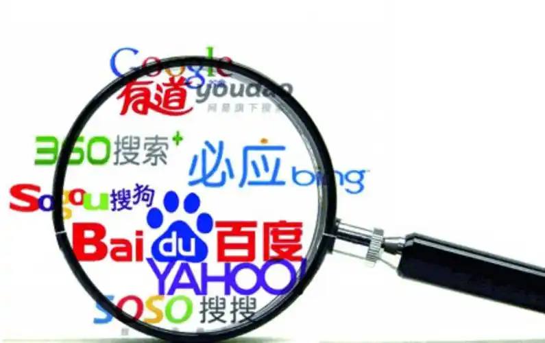 吴磊背着网球拍机场出发